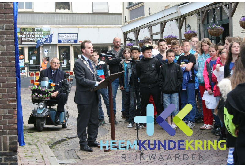 08-05-2013 Onthulling plaquette Northeimer Tolkamer Coll. P.Snip (7)